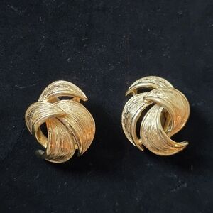 Givenchy Vintage Intertwined Openwork Swirl Leaf Round Gold Clip Earrings